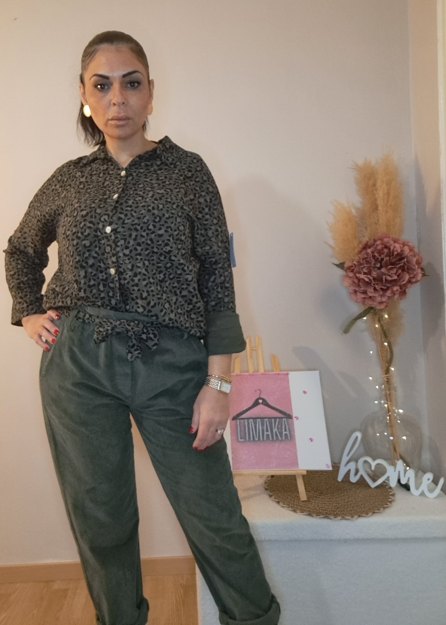 Chemise couleur kaki imprimé léopard