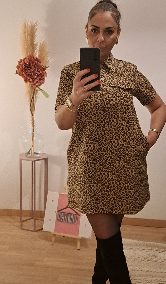 Robe courte matière jeans imprimée léopard